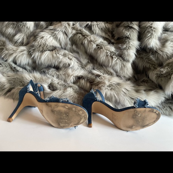 Denim ankle strap stiletto sandal frayed edge (7) - Picture 4 of 7